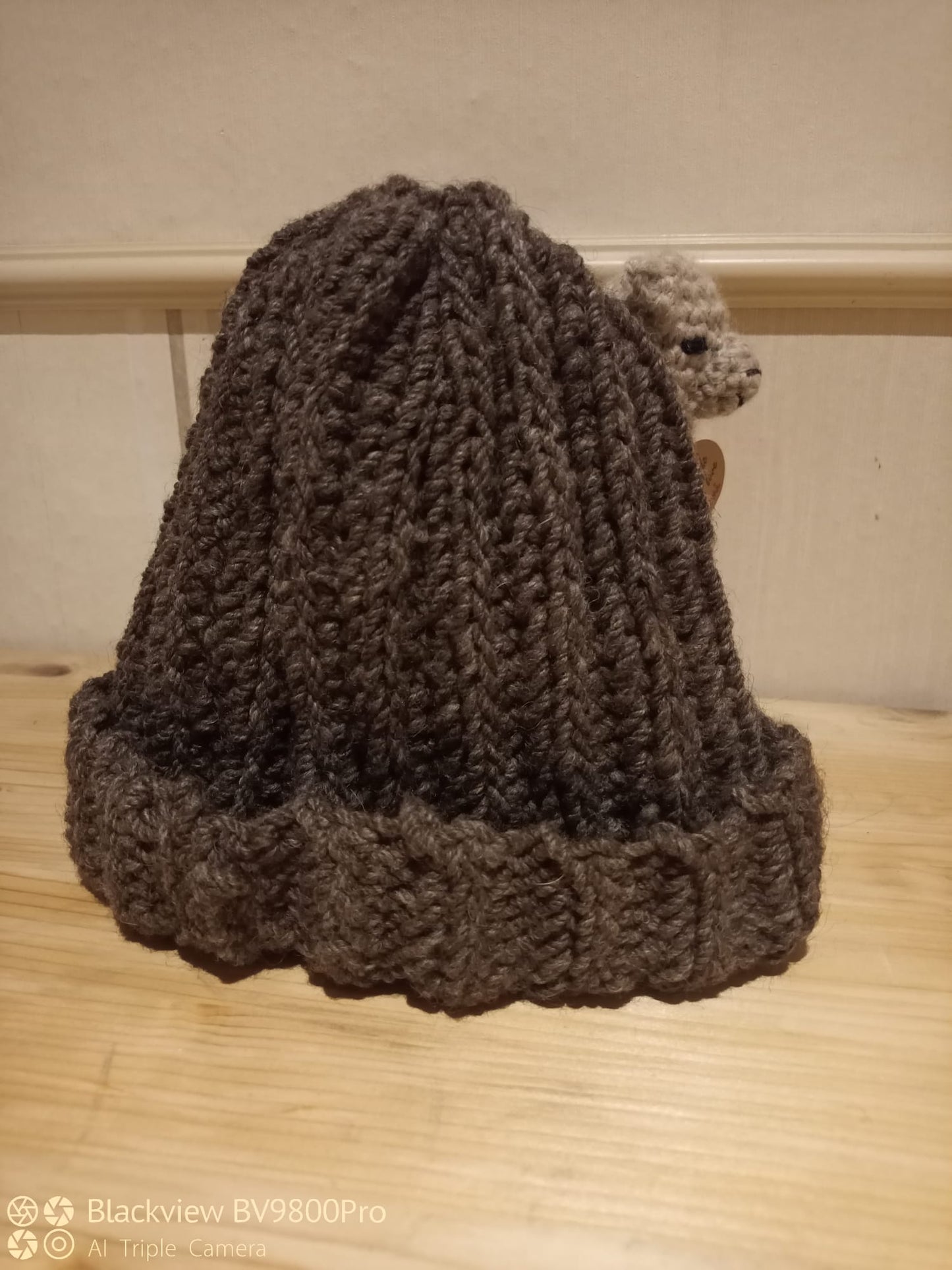 Mütze rosegrey handgesponnen und gehäkelt