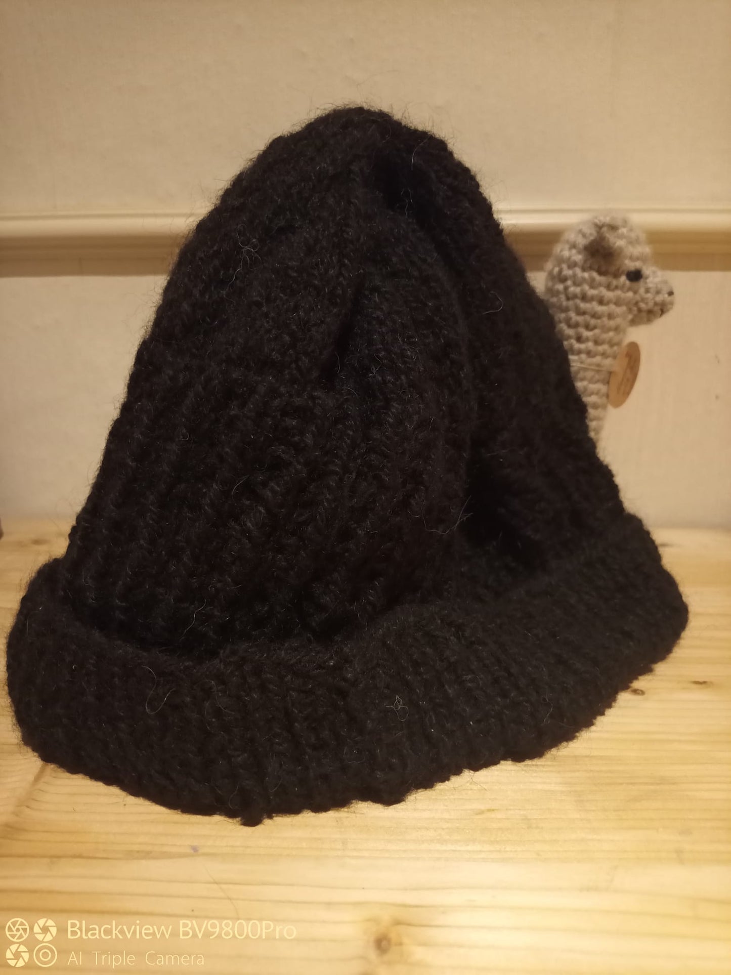 Mütze schwarz handgesponnen und gestrickt