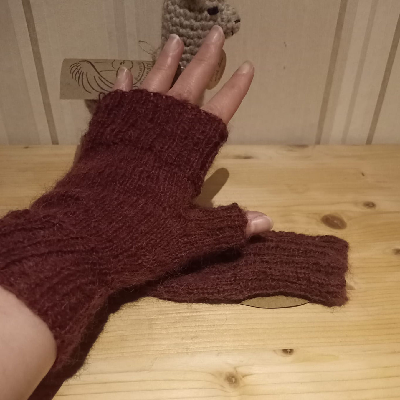 Handschuh rot handgestrickt