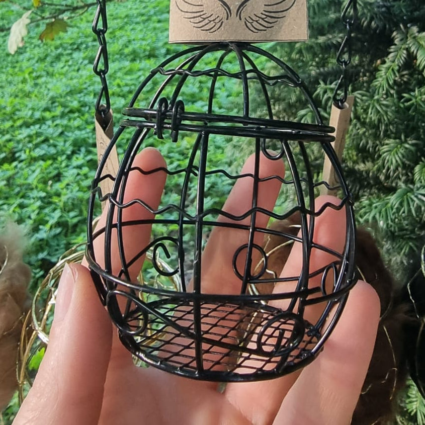 Nist-Kugel für Vögel mit naturbelassener Alpakawolle