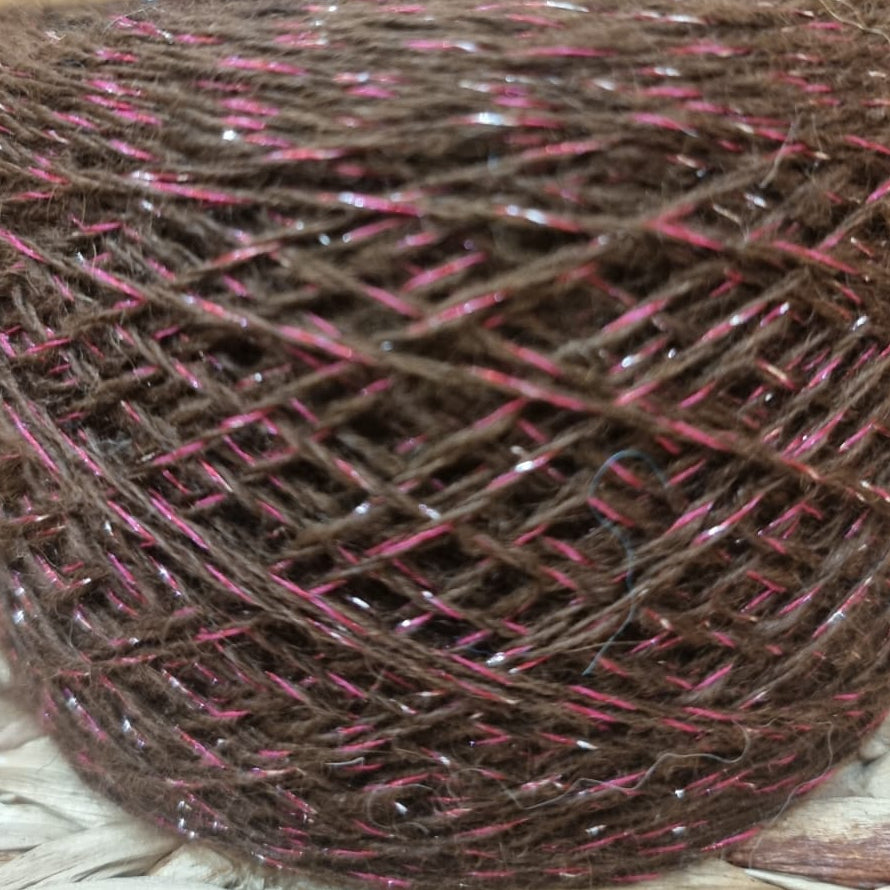 Safir+Rasmus+Bellis Vlies - Handversponnen: 95% Alpaka mit Glitzer Garn (280m/100g)