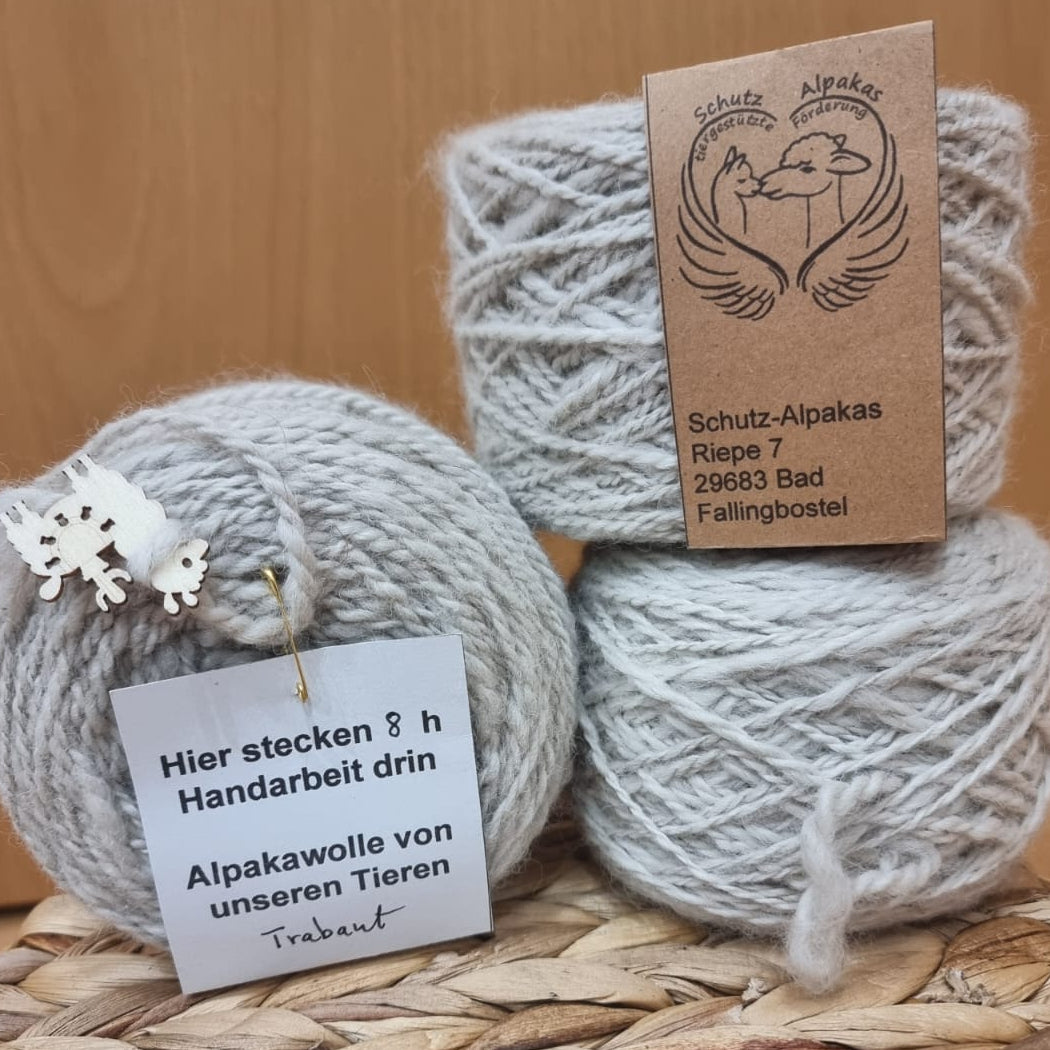 Trabants Vlies – Handversponnen: 100% Alpaka-Garn (150m/100g)