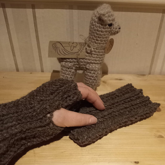Pulswärmer rosegrey handgesponnen und gehäkelt