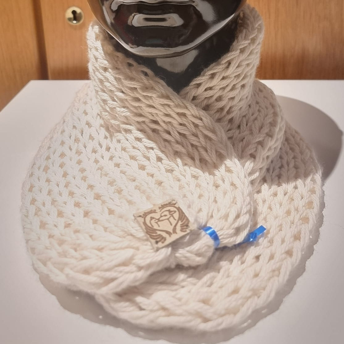 Federleichter Strickschal aus 100% Baby-Alpaka-Wolle